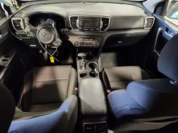KNDPMCAC4J7403579 2018 KIA SPORTAGE - Image 8