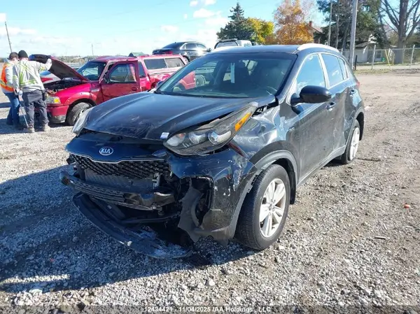 KNDPMCAC4J7404120 2018 KIA SPORTAGE - Image 2