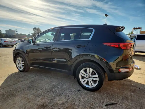 KNDPMCAC4J7404389 2018 KIA SPORTAGE - Image 2