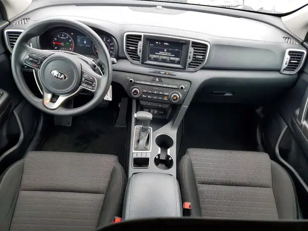 KNDPMCAC4J7405901 2018 KIA SPORTAGE - Image 8