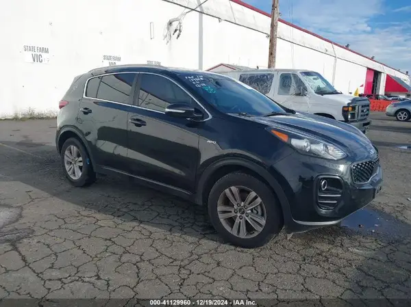 KNDPMCAC4J7410063 2018 KIA SPORTAGE - Image 1