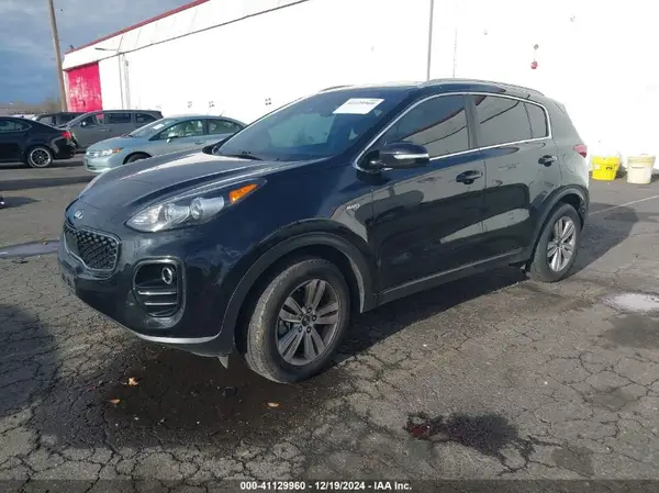 KNDPMCAC4J7410063 2018 KIA SPORTAGE - Image 2