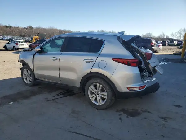 KNDPMCAC4J7413044 2018 KIA SPORTAGE - Image 2
