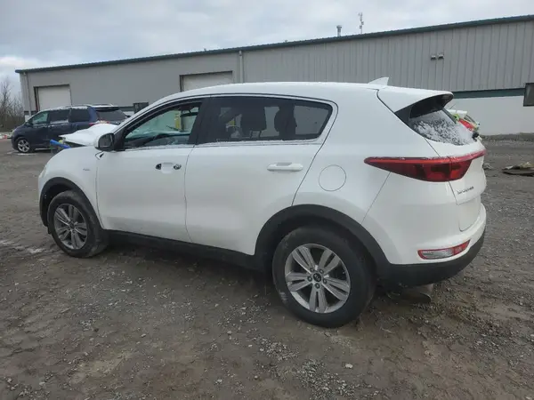 KNDPMCAC4J7413867 2018 KIA SPORTAGE - Image 2