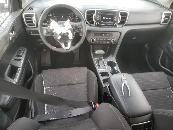 KNDPMCAC4J7413867 2018 KIA SPORTAGE - Image 8