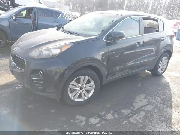 KNDPMCAC4J7423928 2018 KIA SPORTAGE - Image 2