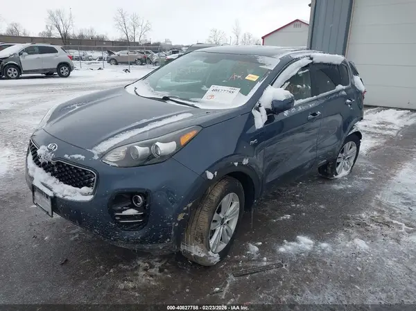 KNDPMCAC4J7428630 2018 KIA SPORTAGE - Image 2