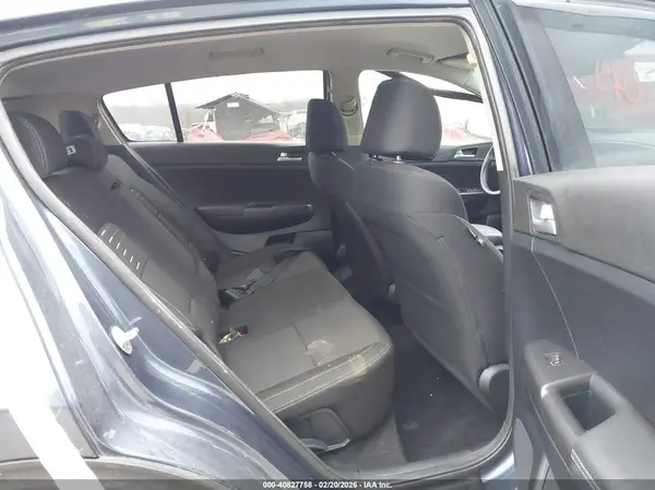 KNDPMCAC4J7428630 2018 KIA SPORTAGE - Image 8