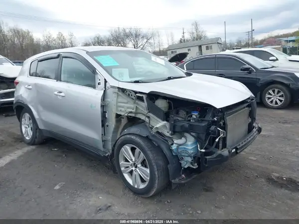 KNDPMCAC4J7437926 2018 KIA SPORTAGE - Image 1