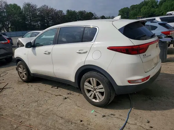 KNDPMCAC4J7437957 2018 KIA SPORTAGE - Image 2