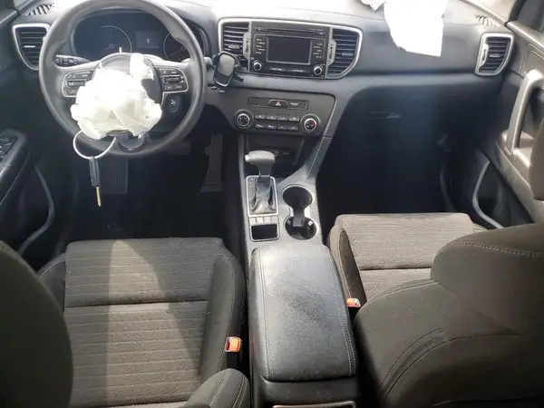 KNDPMCAC4J7437957 2018 KIA SPORTAGE - Image 8