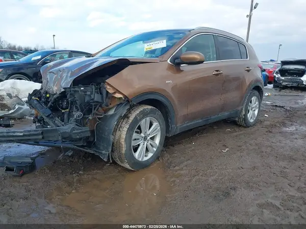 KNDPMCAC4J7446593 2018 KIA SPORTAGE - Image 2