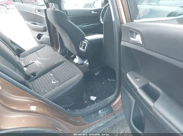 KNDPMCAC4J7446593 2018 KIA SPORTAGE - Image 8