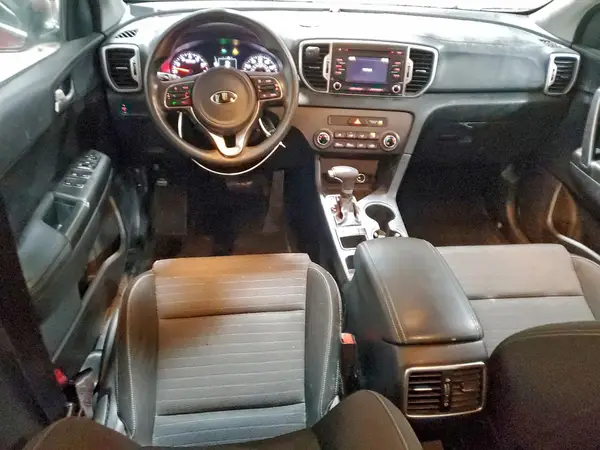 KNDPMCAC4J7446688 2018 KIA SPORTAGE - Image 8