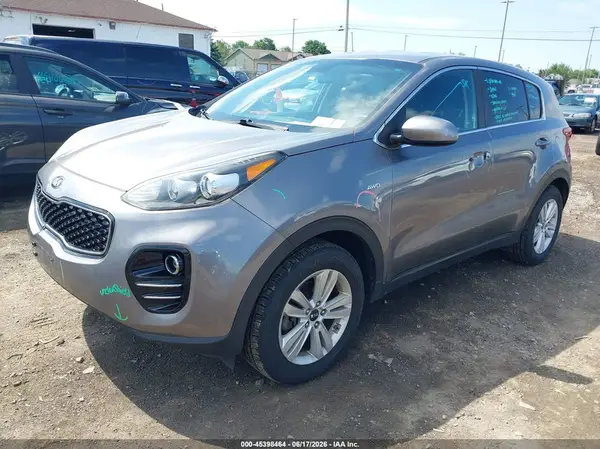 KNDPMCAC4J7447744 2018 KIA SPORTAGE - Image 2