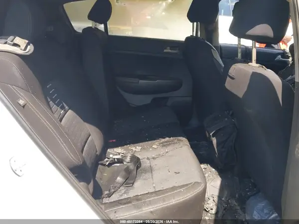 KNDPMCAC4J7447775 2018 KIA SPORTAGE - Image 8