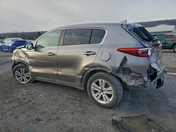 KNDPMCAC4J7447923 2018 KIA SPORTAGE - Image 2