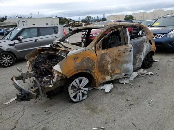 KNDPMCAC4J7450630 2018 KIA SPORTAGE - Image 1