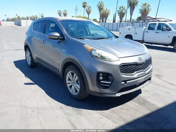KNDPMCAC4J7451356 2018 KIA SPORTAGE - Image 1