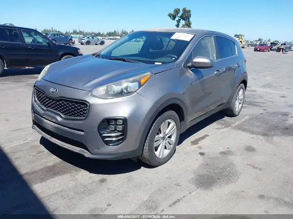 KNDPMCAC4J7451356 2018 KIA SPORTAGE - Image 2