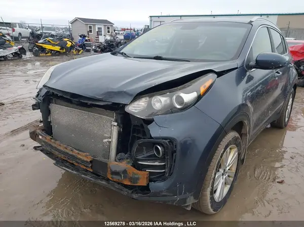 KNDPMCAC4J7453057 2018 KIA SPORTAGE - Image 2