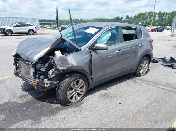 KNDPMCAC4J7453334 2018 KIA SPORTAGE - Image 2