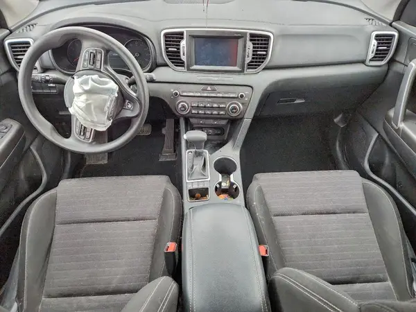 KNDPMCAC4J7488617 2018 KIA SPORTAGE - Image 8