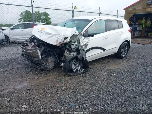 KNDPMCAC4K7500038 2019 KIA SPORTAGE - Image 2