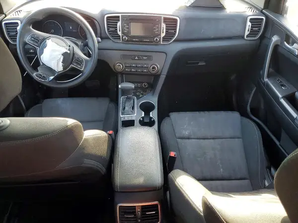 KNDPMCAC4K7503084 2019 KIA SPORTAGE - Image 8