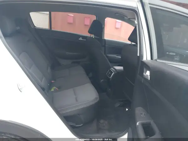 KNDPMCAC4K7525392 2019 KIA SPORTAGE - Image 8