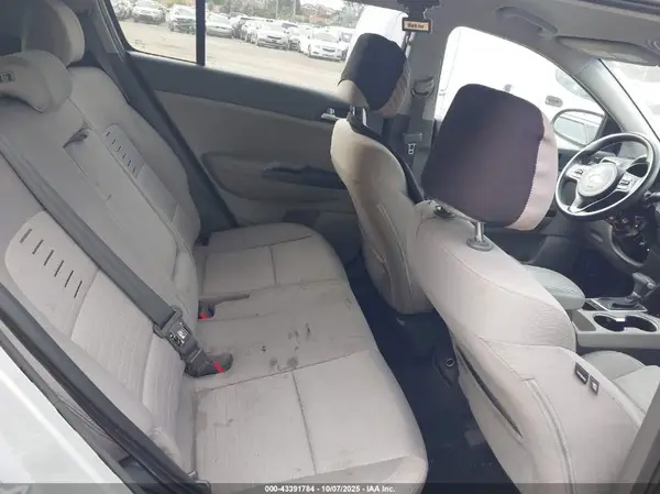 KNDPMCAC4K7528373 2019 KIA SPORTAGE - Image 8