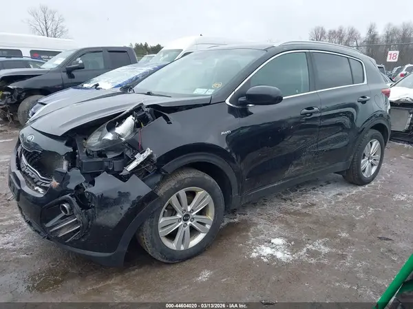 KNDPMCAC4K7541138 2019 KIA SPORTAGE - Image 2