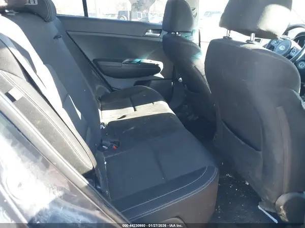 KNDPMCAC4K7554682 2019 KIA SPORTAGE - Image 8
