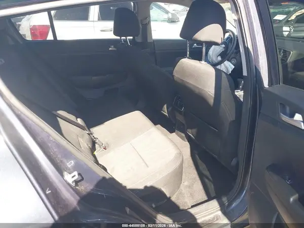 KNDPMCAC4K7592316 2019 KIA SPORTAGE - Image 8