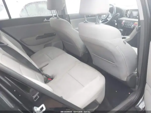 KNDPMCAC4K7608367 2019 KIA SPORTAGE - Image 8