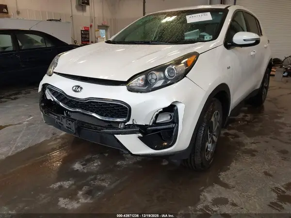 KNDPMCAC4M7909739 2021 KIA SPORTAGE - Image 2