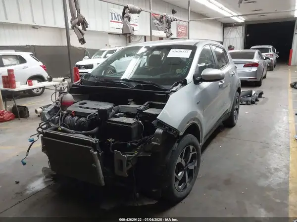 KNDPMCAC4M7918330 2021 KIA SPORTAGE - Image 2