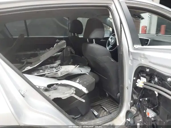 KNDPMCAC4M7918330 2021 KIA SPORTAGE - Image 8
