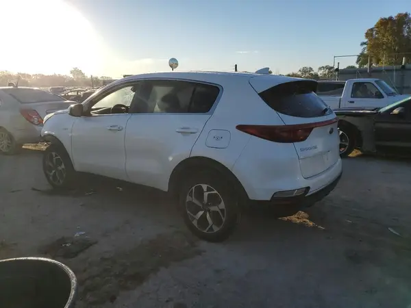 KNDPMCAC4M7943616 2021 KIA SPORTAGE - Image 2