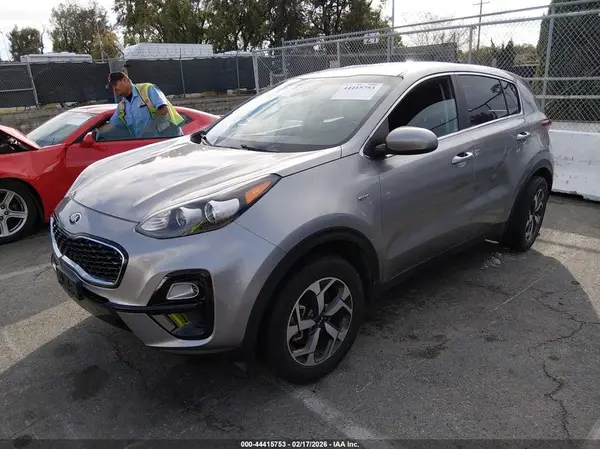 KNDPMCAC4M7943924 2021 KIA SPORTAGE - Image 2