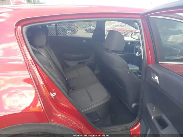 KNDPMCAC4N7008811 2022 KIA SPORTAGE - Image 8