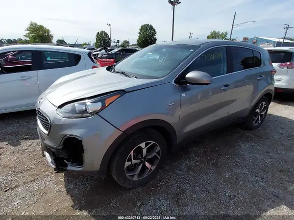 KNDPMCAC4N7966878 2022 KIA SPORTAGE - Image 2