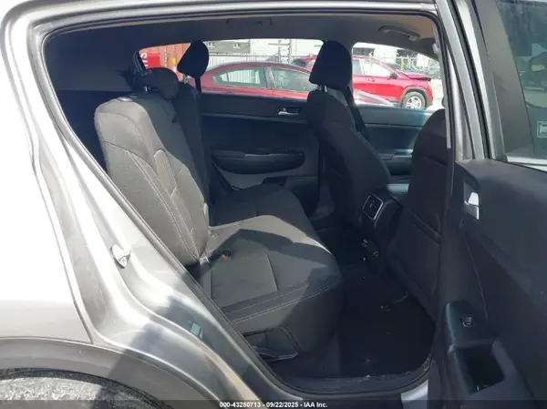 KNDPMCAC4N7966878 2022 KIA SPORTAGE - Image 8