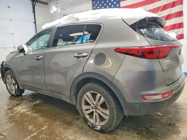 KNDPMCAC5H7036072 2017 KIA SPORTAGE - Image 2
