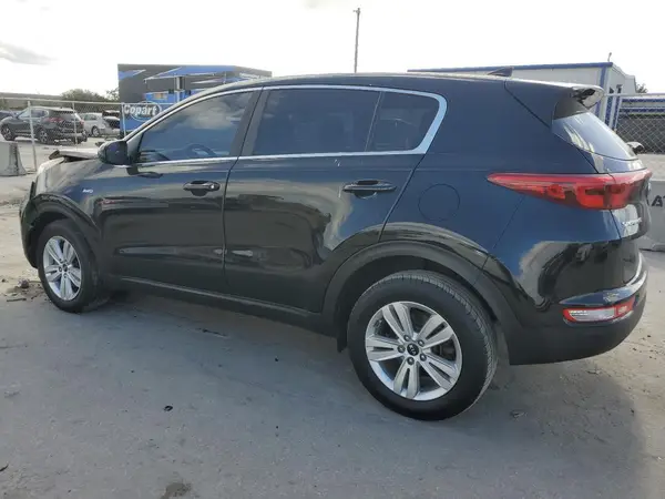 KNDPMCAC5H7037965 2017 KIA SPORTAGE - Image 2