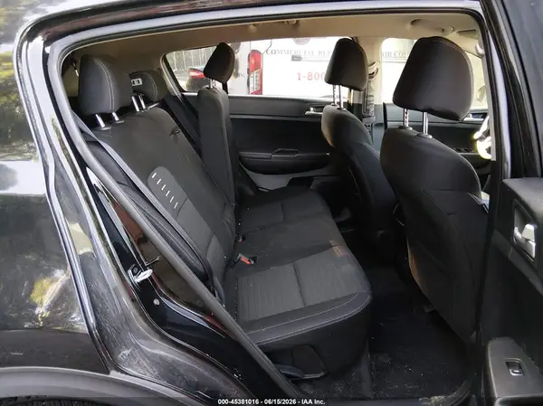 KNDPMCAC5H7042826 2017 KIA SPORTAGE - Image 8
