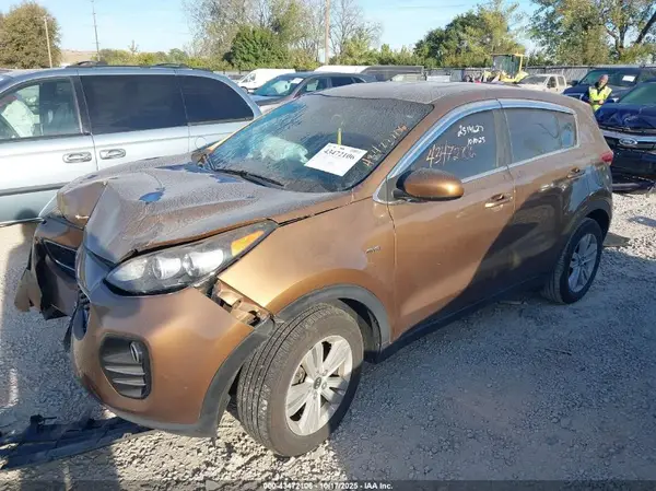 KNDPMCAC5H7048500 2017 KIA SPORTAGE - Image 2