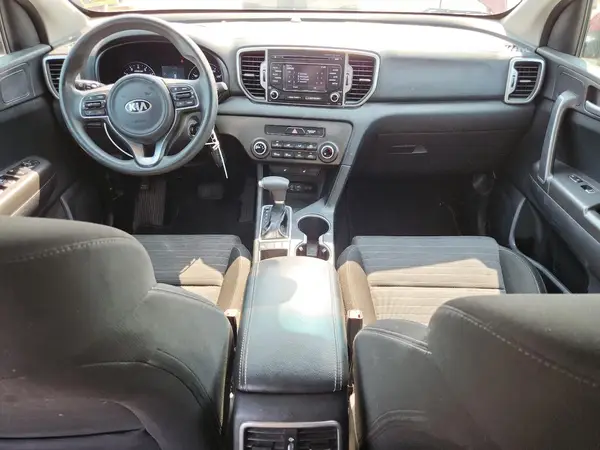 KNDPMCAC5H7050571 2017 KIA SPORTAGE - Image 8