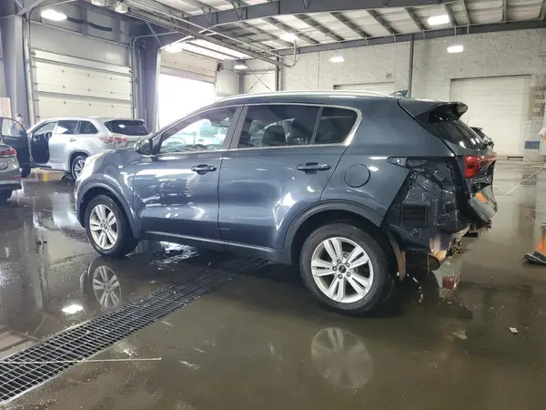 KNDPMCAC5H7052398 2017 KIA SPORTAGE - Image 2