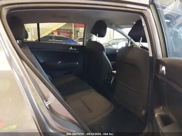 KNDPMCAC5H7054877 2017 KIA SPORTAGE - Image 8